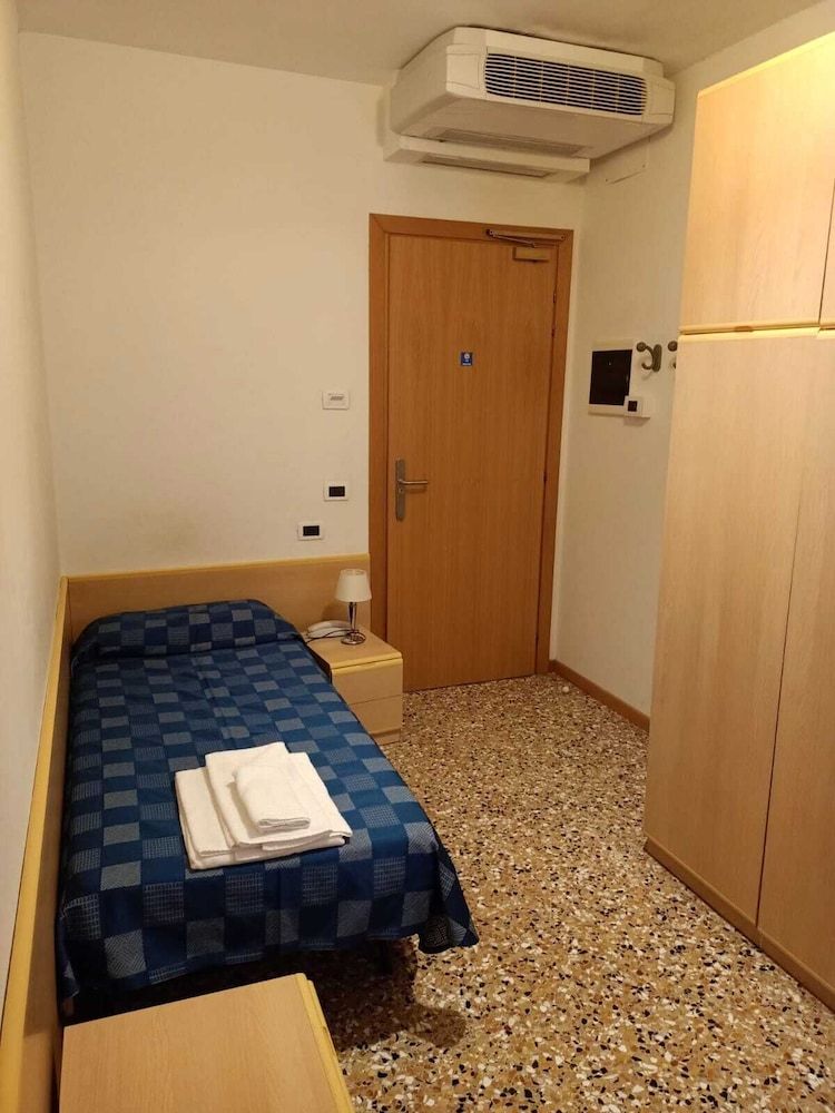 Domus Ciliota Economy Double Room 2