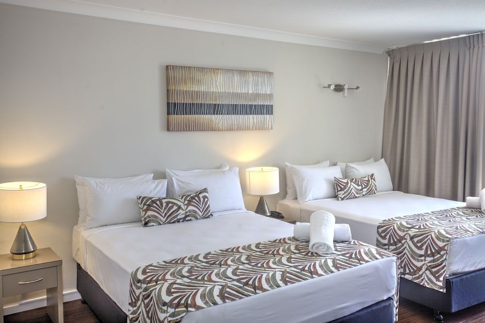 undefined Cairns Plaza Hotel 7