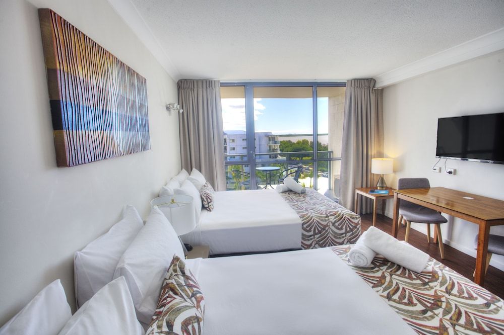 undefined Cairns Plaza Hotel 3