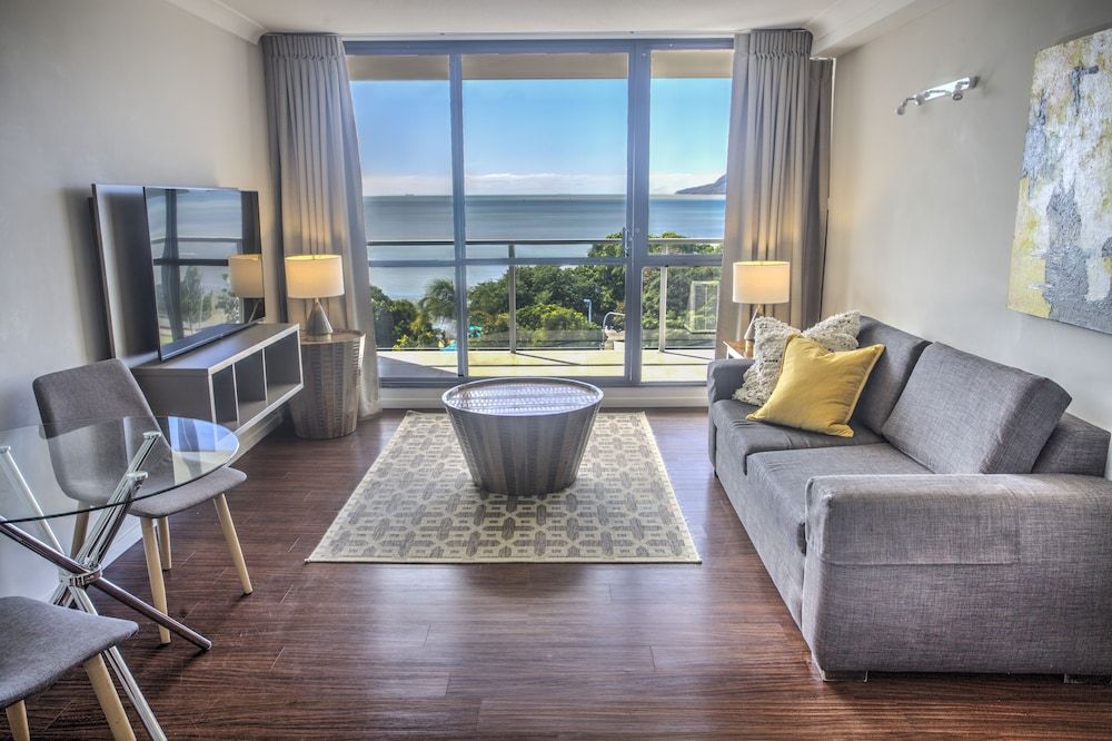 undefined Cairns Plaza Hotel