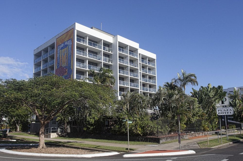 undefined Cairns Plaza Hotel 4