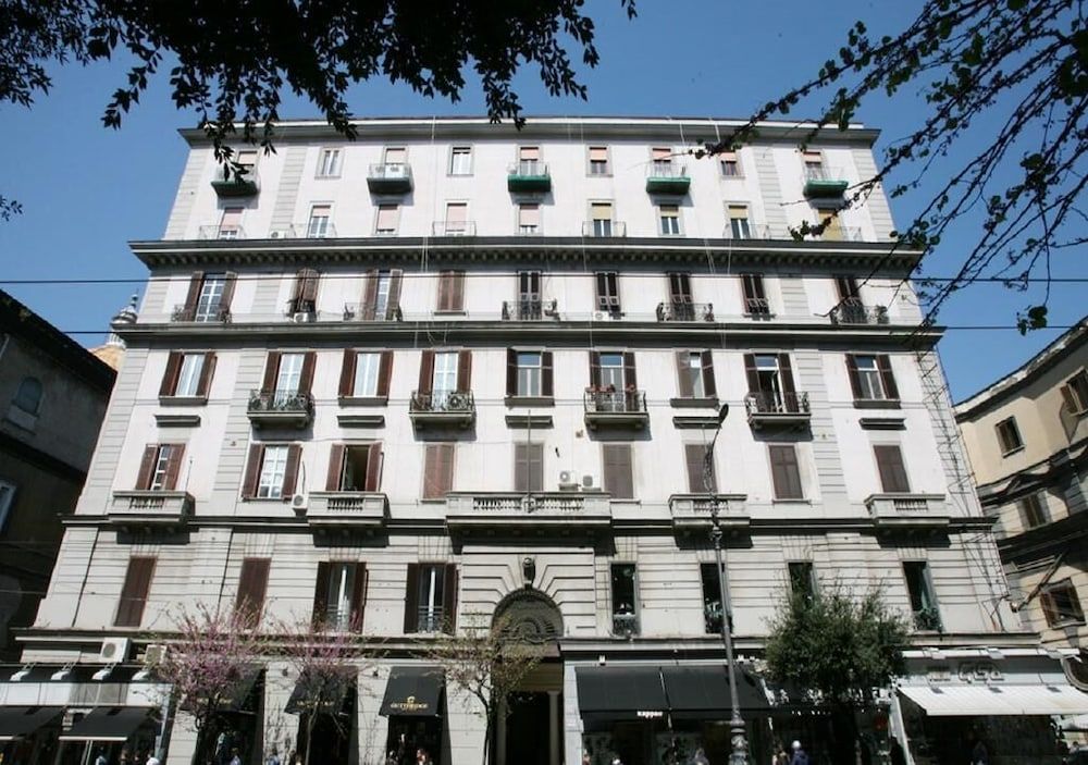 undefined Napoli's Gold Hotel 5