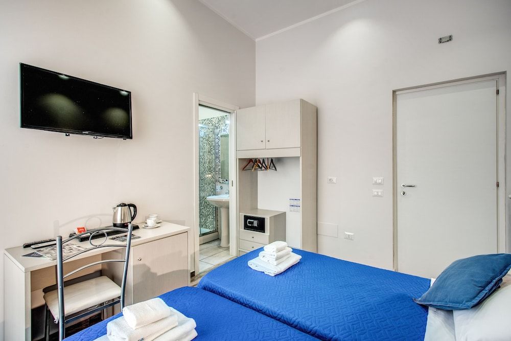 Napoli's Gold Hotel Standard Double or Twin Room 35