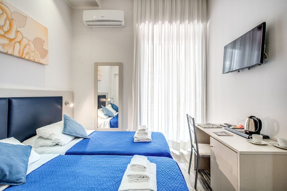 Napoli's Gold Hotel Standard Double or Twin Room 14