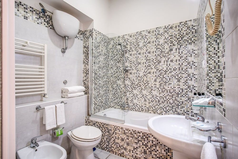 Napoli's Gold Hotel Standard Double or Twin Room 31