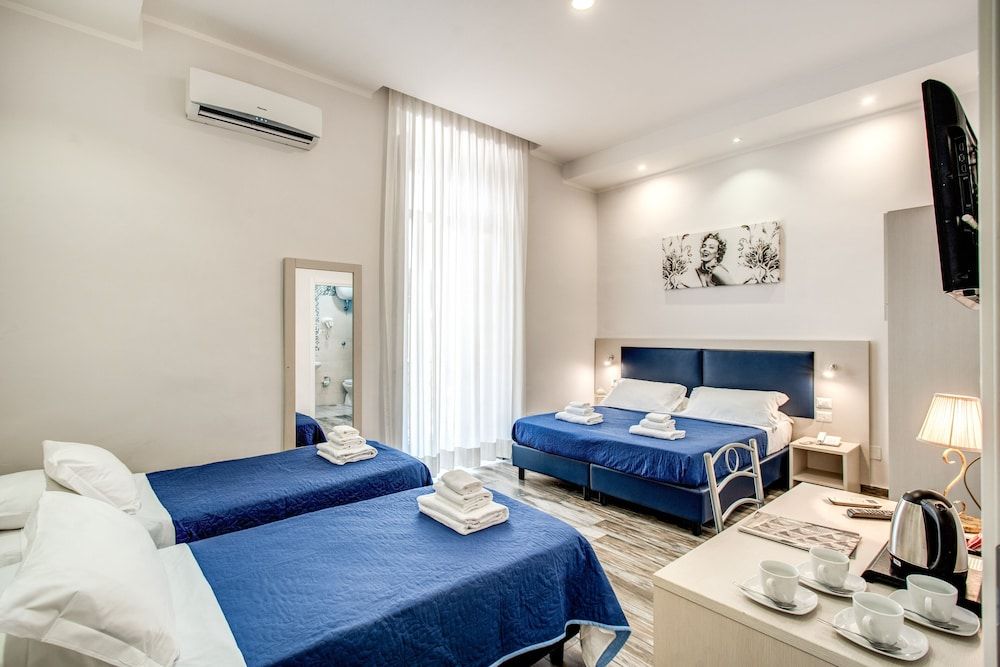 Napoli's Gold Hotel Standard Double or Twin Room 10