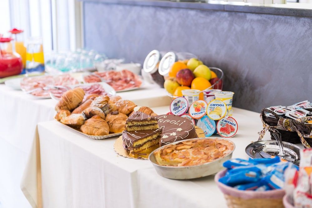 undefined Napoli's Gold Hotel 10