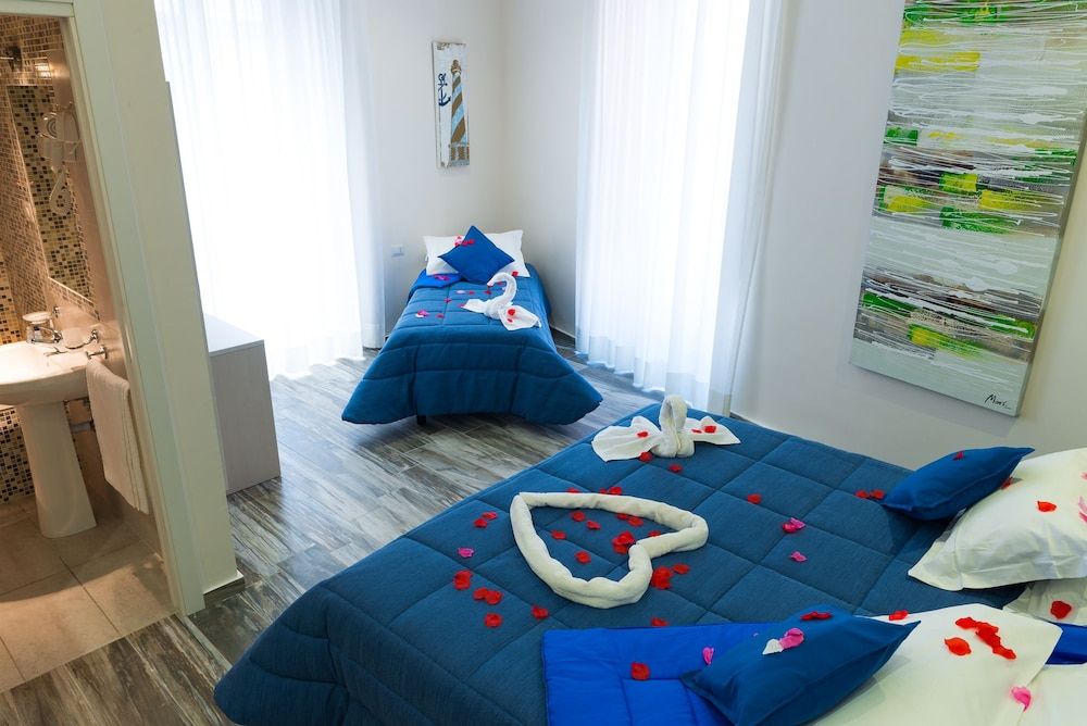 Napoli's Gold Hotel Standard Double or Twin Room 5