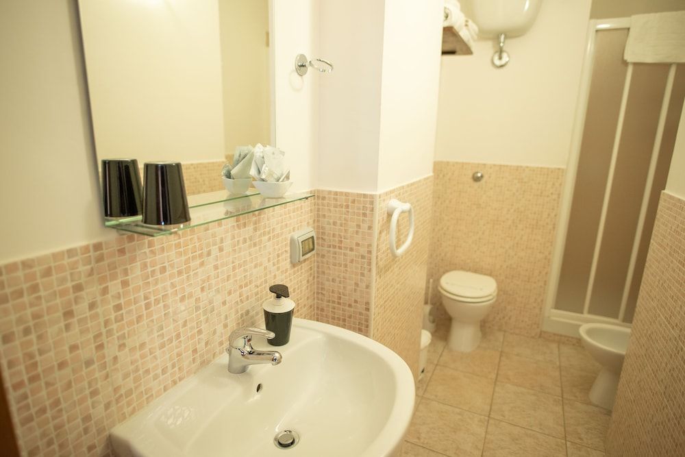 Bed and Breakfast Triscele Basic Double Room, 1 Bedroom, Private Bathroom 6