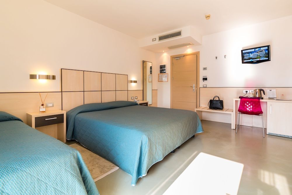 Triple Room, Pool View