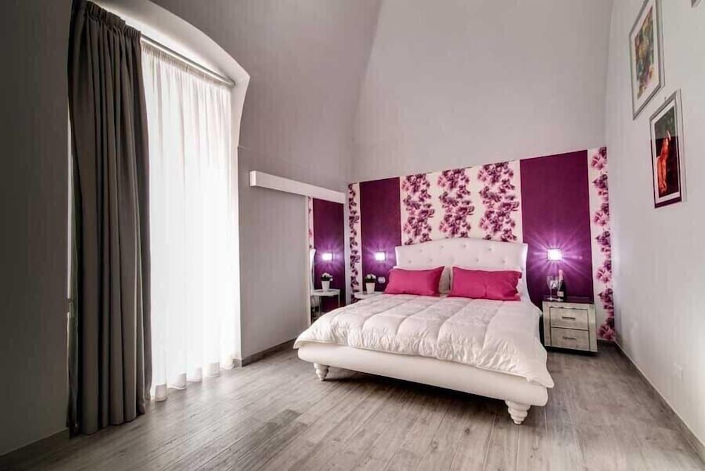 B&B Marco Polo Luxury Room 4