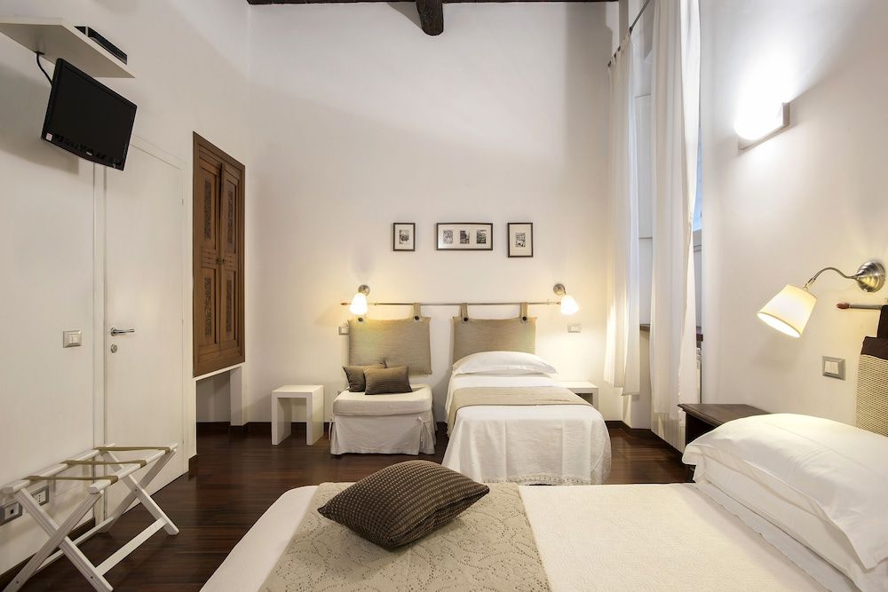 undefined Arco del Lauro Bed & Breakfast 10