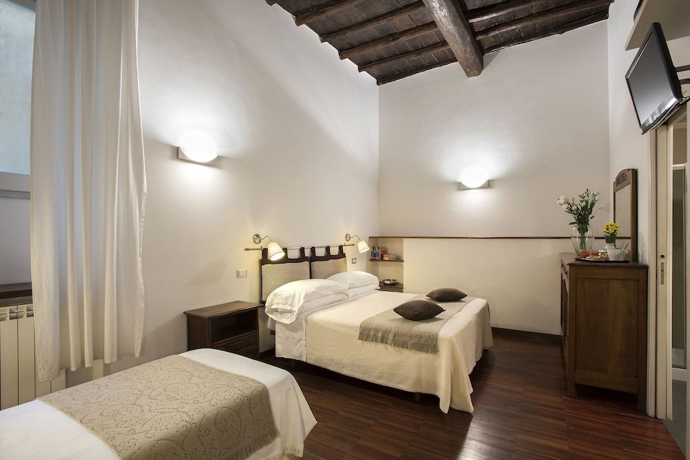 undefined Arco del Lauro Bed & Breakfast