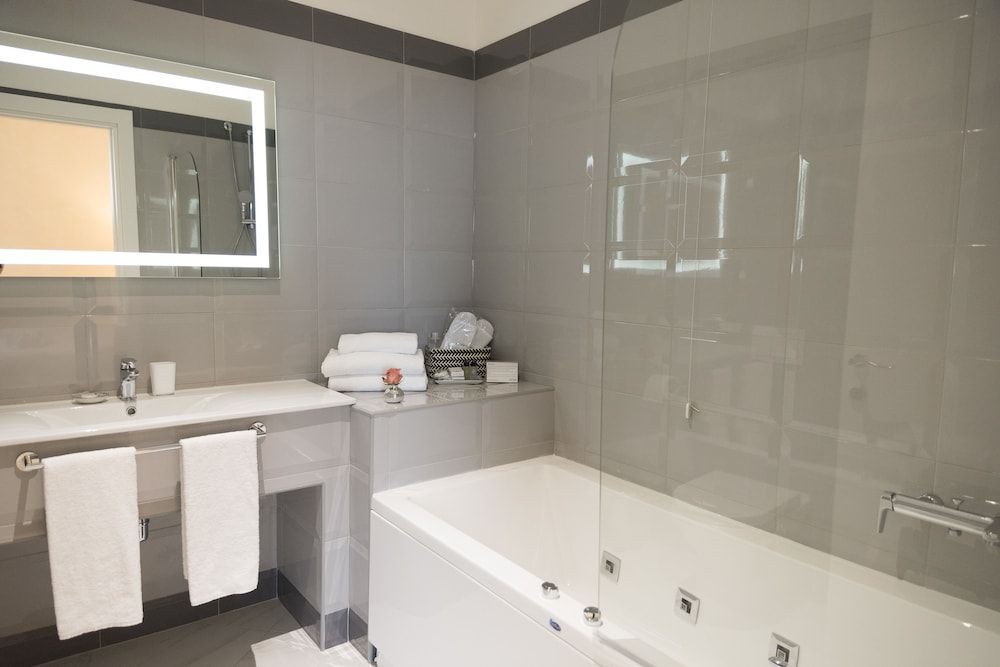 Altavilla Boutique Hotel Superior Double Room, Jetted Tub 4