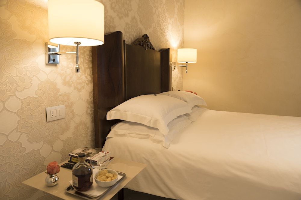 Altavilla Boutique Hotel Superior Double Room, Jetted Tub