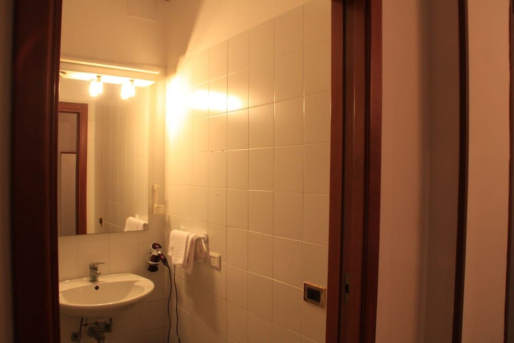 Hotel Sileno Single Room 2