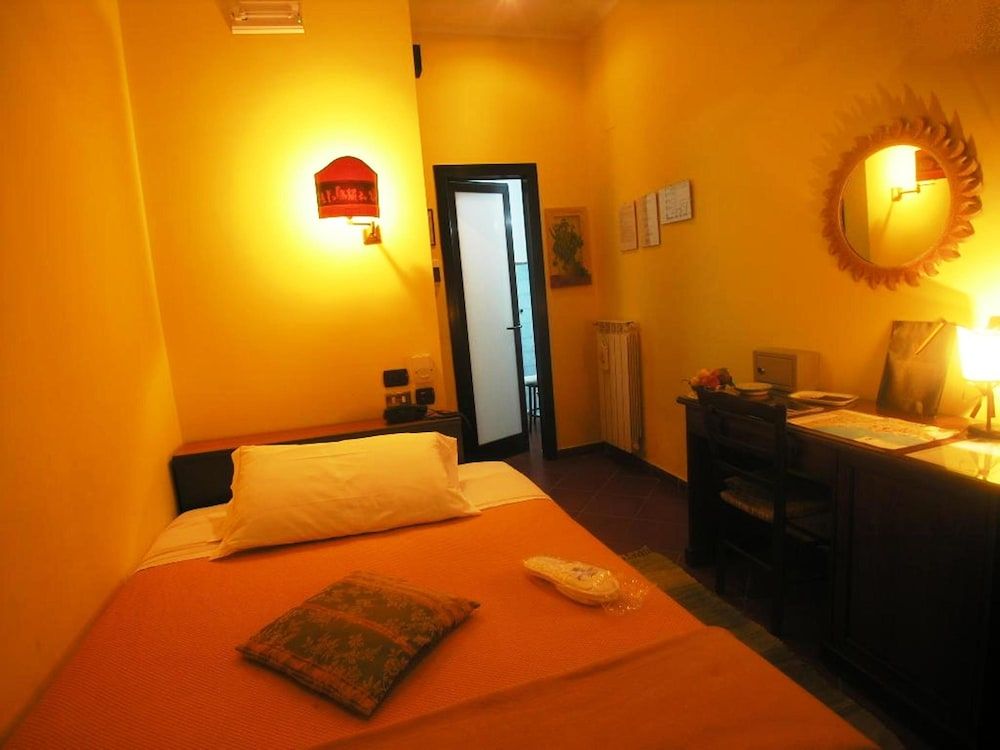 undefined Toledo Hotel 8