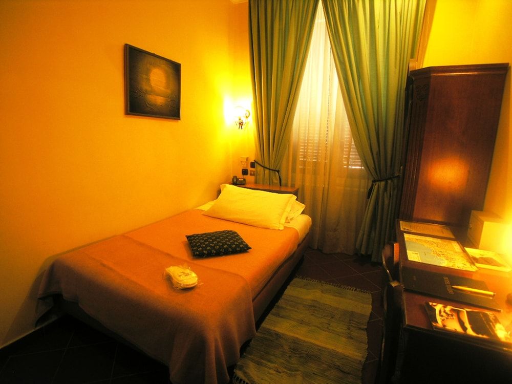 undefined Toledo Hotel 9