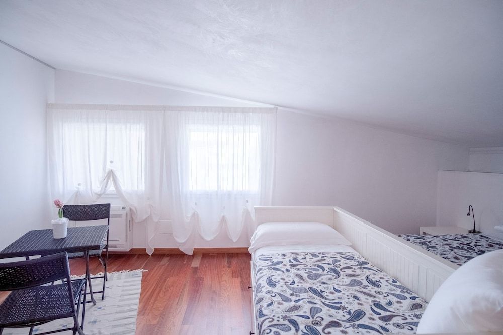 B&B Villa Wanda Deluxe Double Room, Park View 6