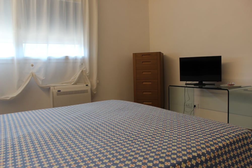 B&B Villa Wanda Deluxe Double Room, Park View 7