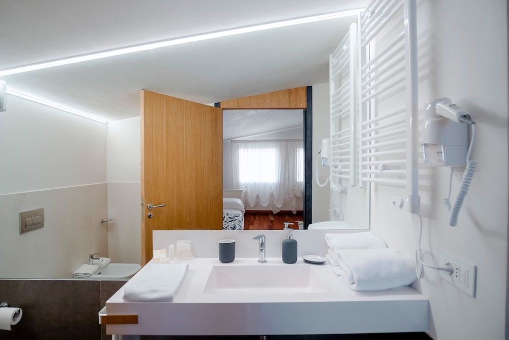 B&B Villa Wanda Family Triple Room, Park View 11