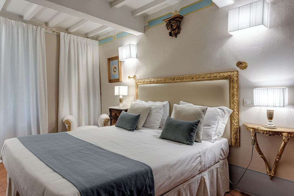 Superior Double Room (Dbl Sup blcny 14sq m2 Dante Alighieri)