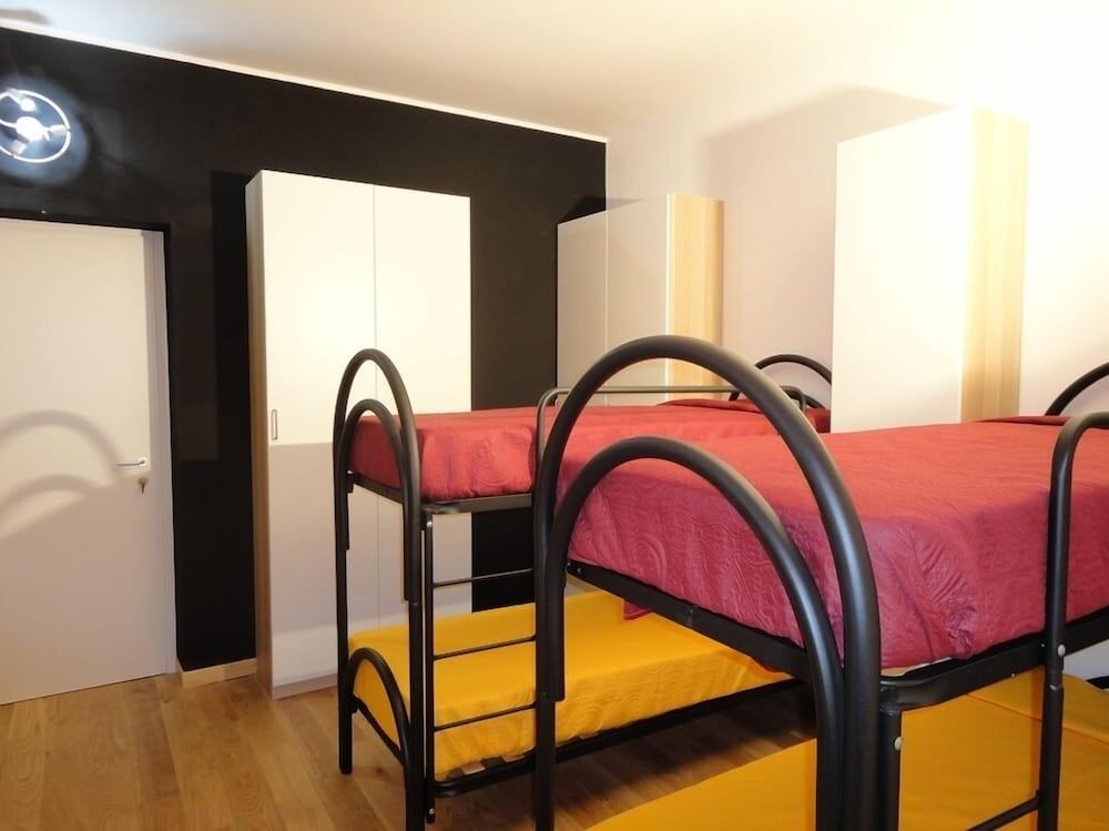 Pavia Ostello Standard Shared Dormitory, Men only, Shared Bathroom (6 Pax) 2