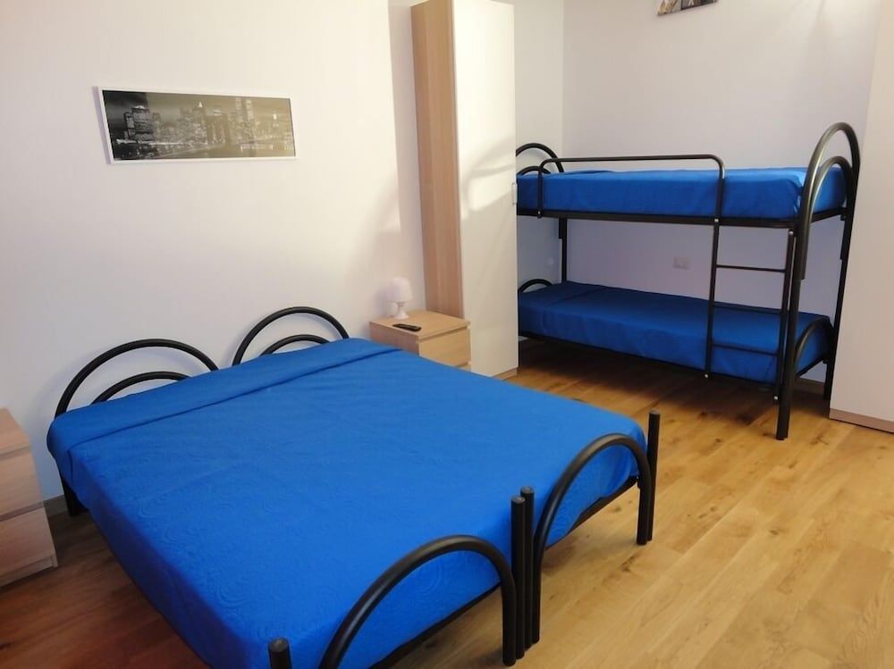 Pavia Ostello Standard Quadruple Room, 1 Bedroom, Private Bathroom 3