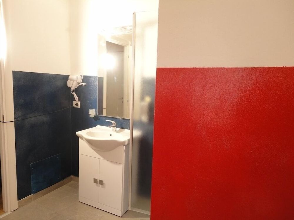 Pavia Ostello Standard Quadruple Room, 1 Bedroom, Private Bathroom 5