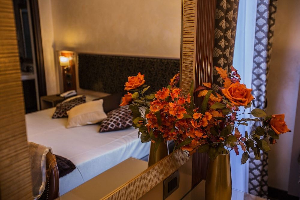 undefined Hotel Romano 7