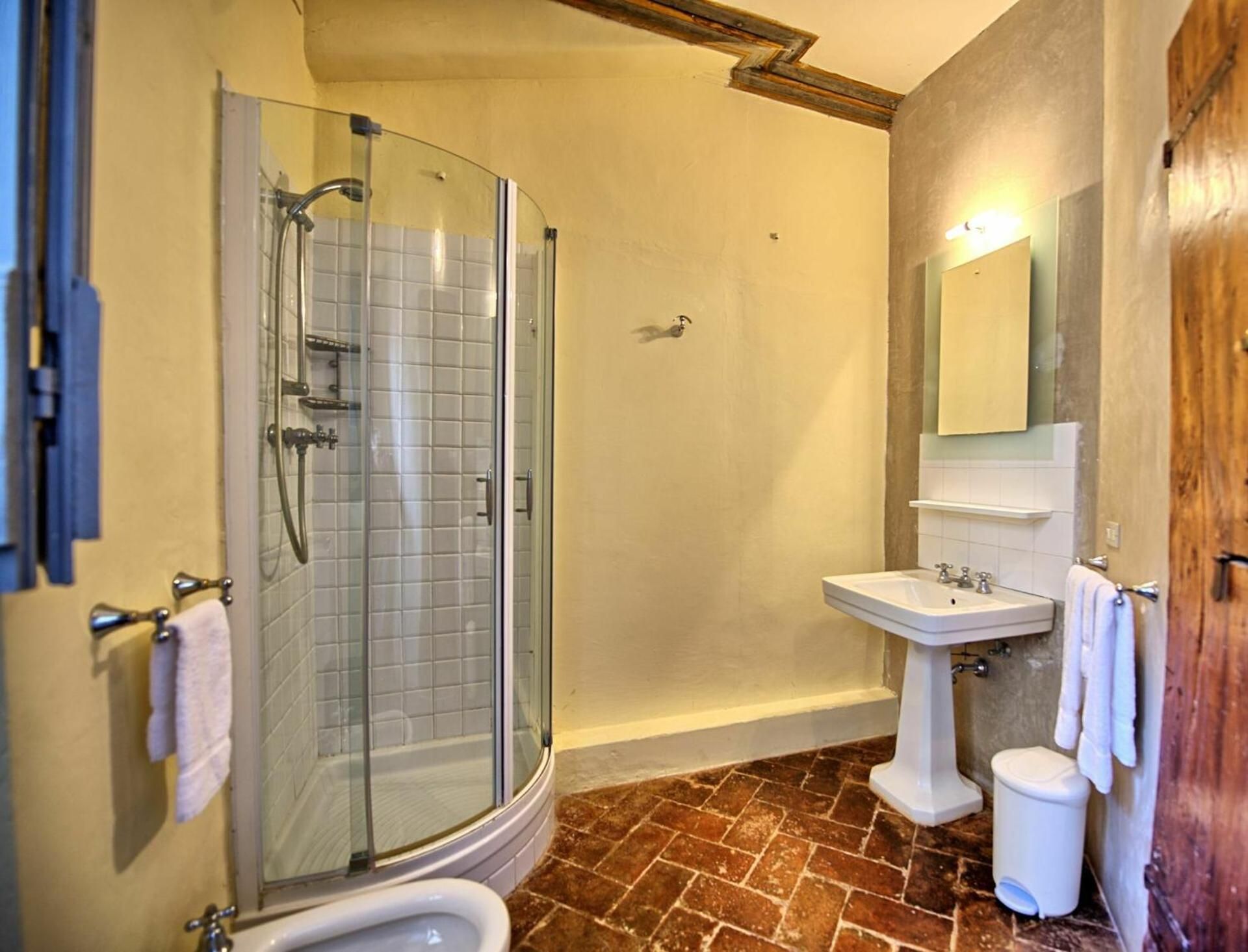 Two-Bedroom Apartment with Lake View