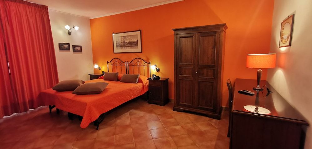 undefined Hotel Neapolis 4