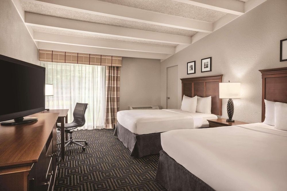 Room, 2 Queen Beds, Accessible, Non Smoking