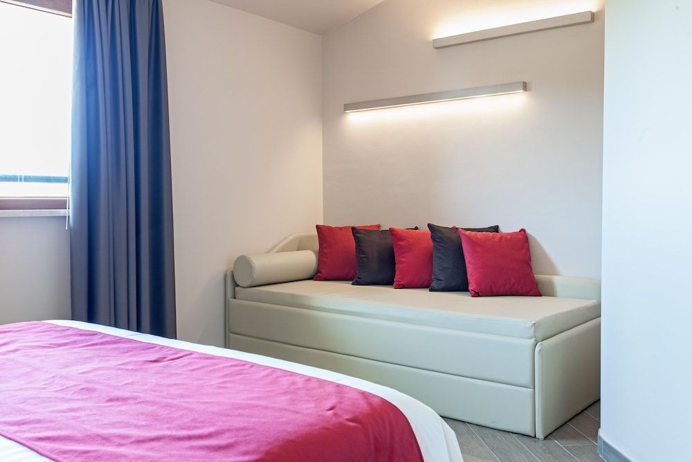 Superior Triple Room, 1 Bedroom, Accessible, Refrigerator