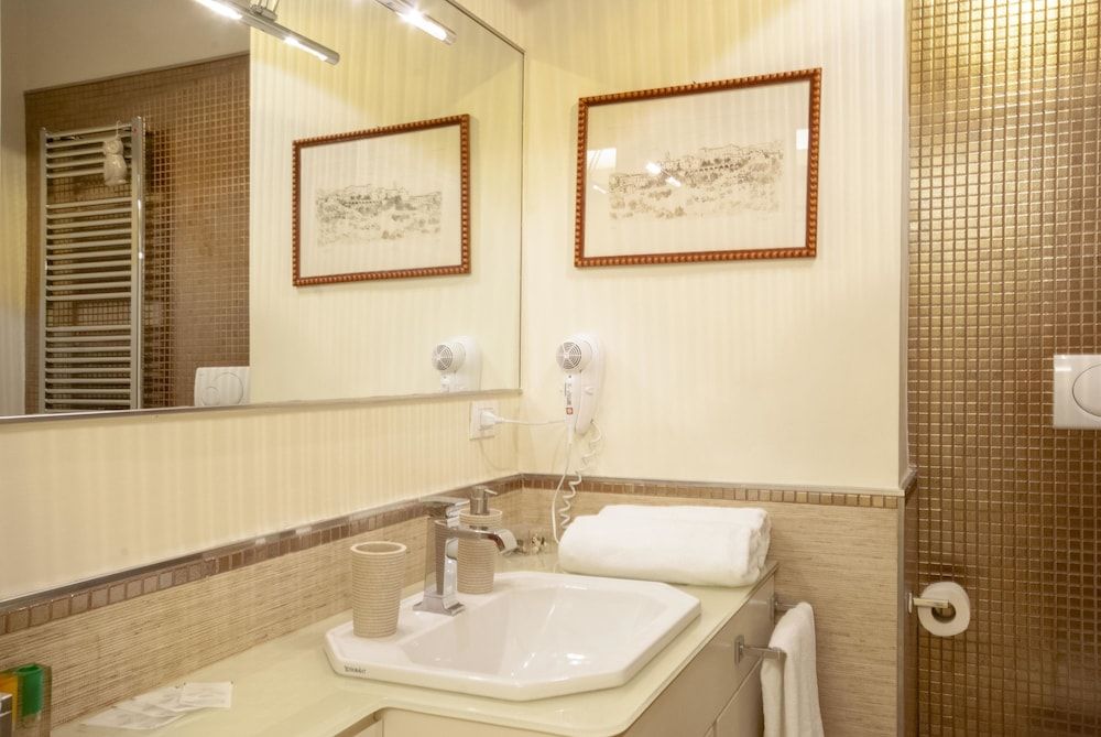 Bea Suites Luxury Rooms Double Room, Private Bathroom (External (via tagliamento 14) 7