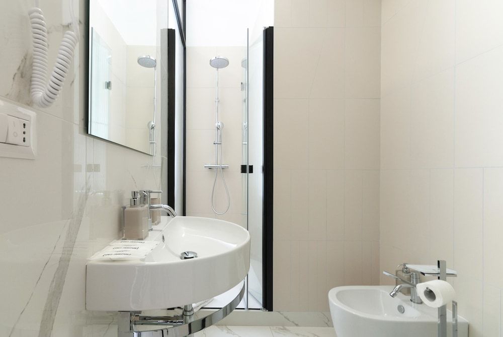 Bea Suites Luxury Rooms Luxury Double or Twin Room 5