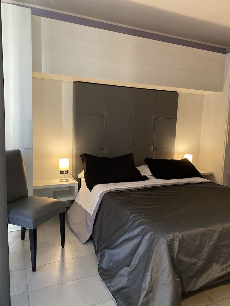 Victoria Hotel Deluxe Single Room, 1 Large Twin Bed 5