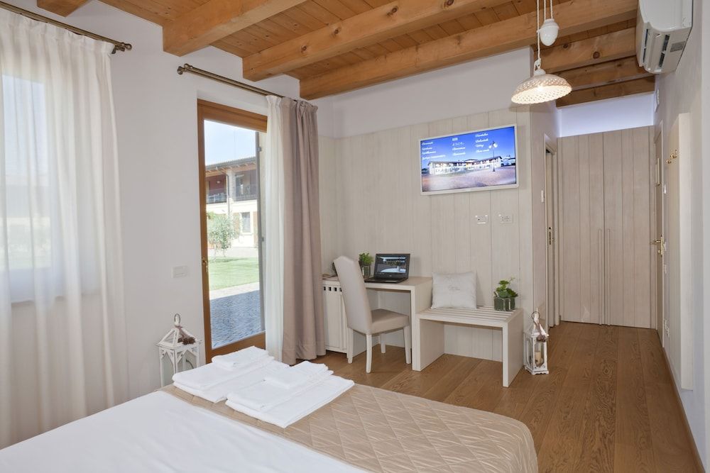 Double Room (accessible)