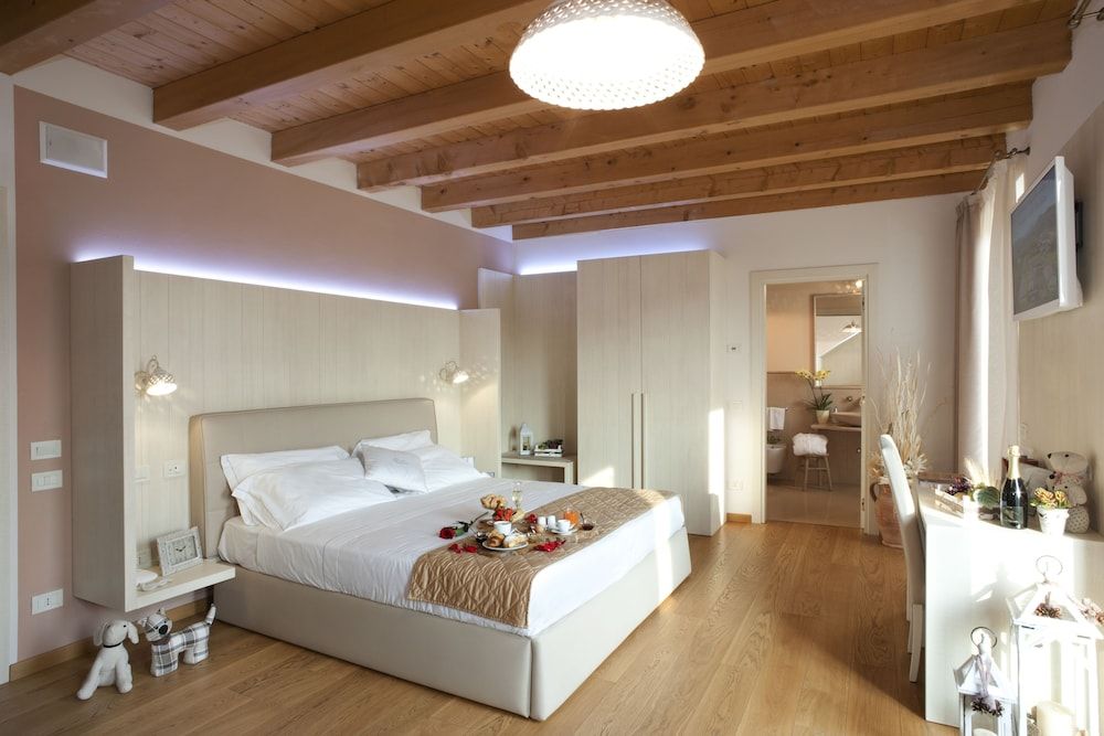 Double Room with Jatted Tub