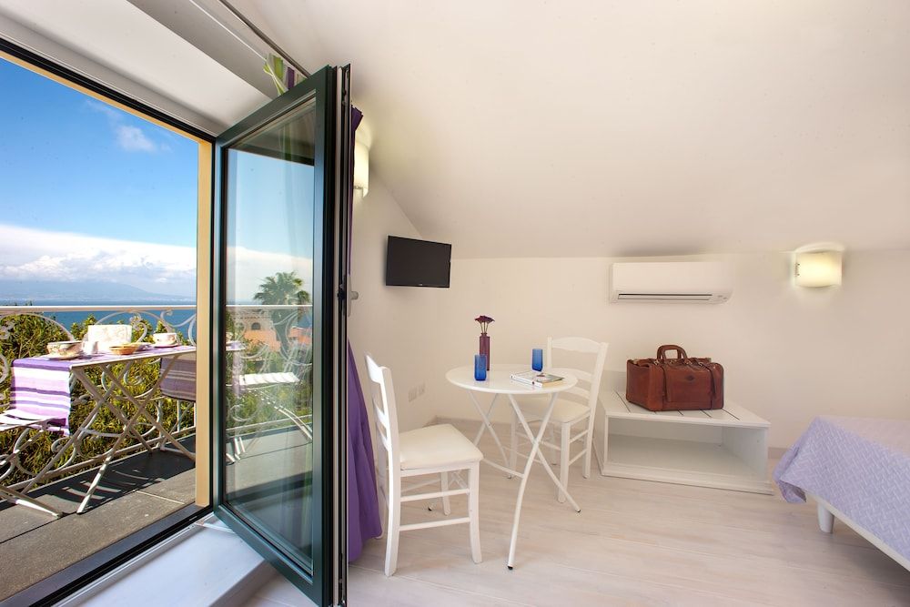 Al Centro Suites Deluxe Duplex, Sea View (Lavanda) 9