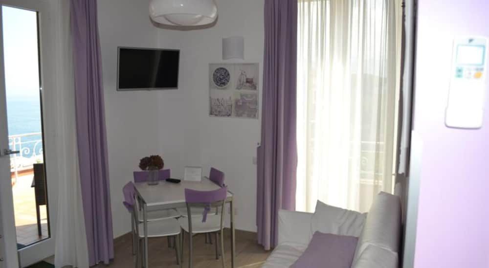 Al Centro Suites Deluxe Duplex, Sea View (Lavanda) 22