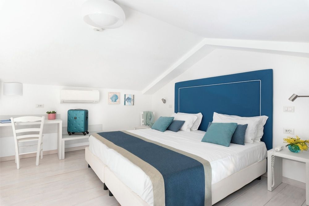 undefined Al Centro Suites 8