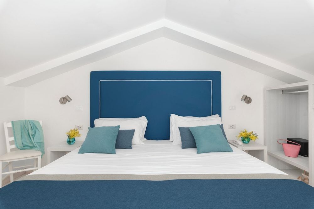 undefined Al Centro Suites 6