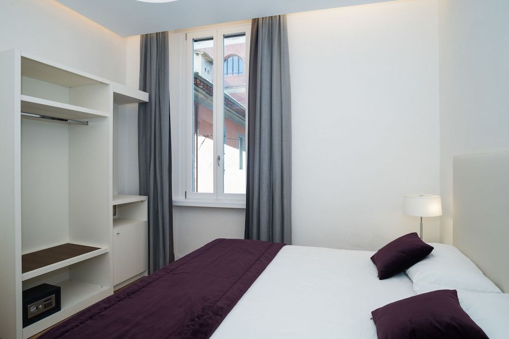 undefined Trevi Elite Rome 4