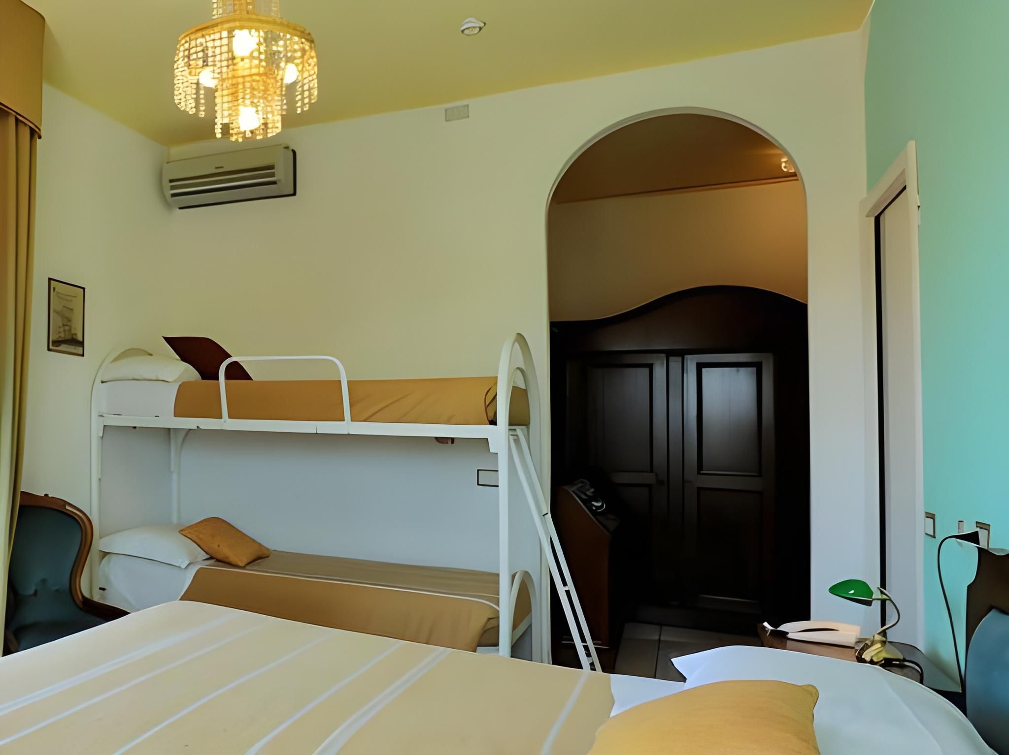 Standard Quadruple Room