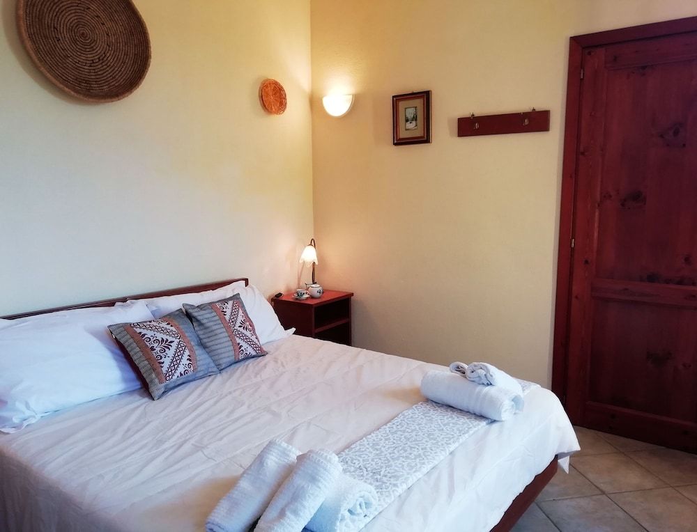 Hotel VelaSole Economy Double Room, 1 Double Bed, Garden View 4