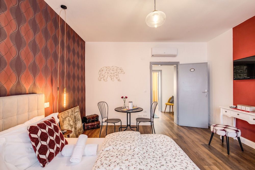 AwesHome - Vintage Rooms Comfort Triple Room 4