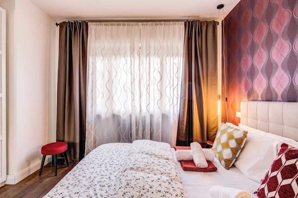 AwesHome - Vintage Rooms Comfort Triple Room 9