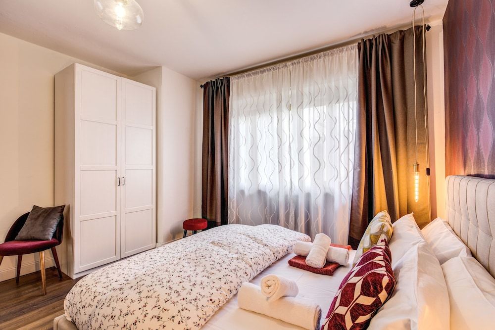 AwesHome - Vintage Rooms Comfort Triple Room 7