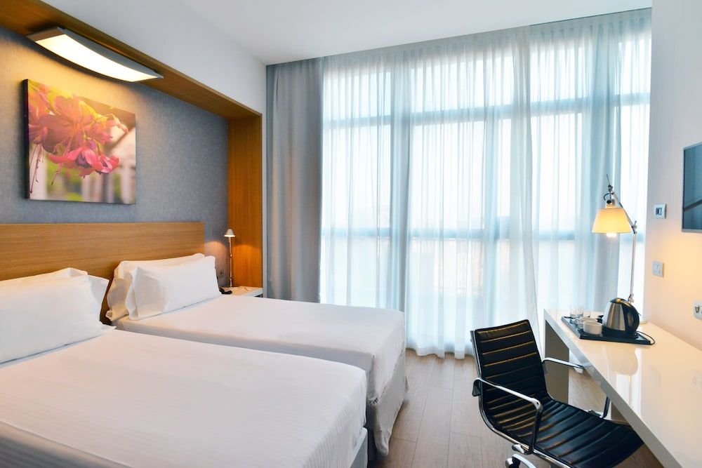 Hilton Garden Inn Milan North Twin Room, 2 Twin Beds 4